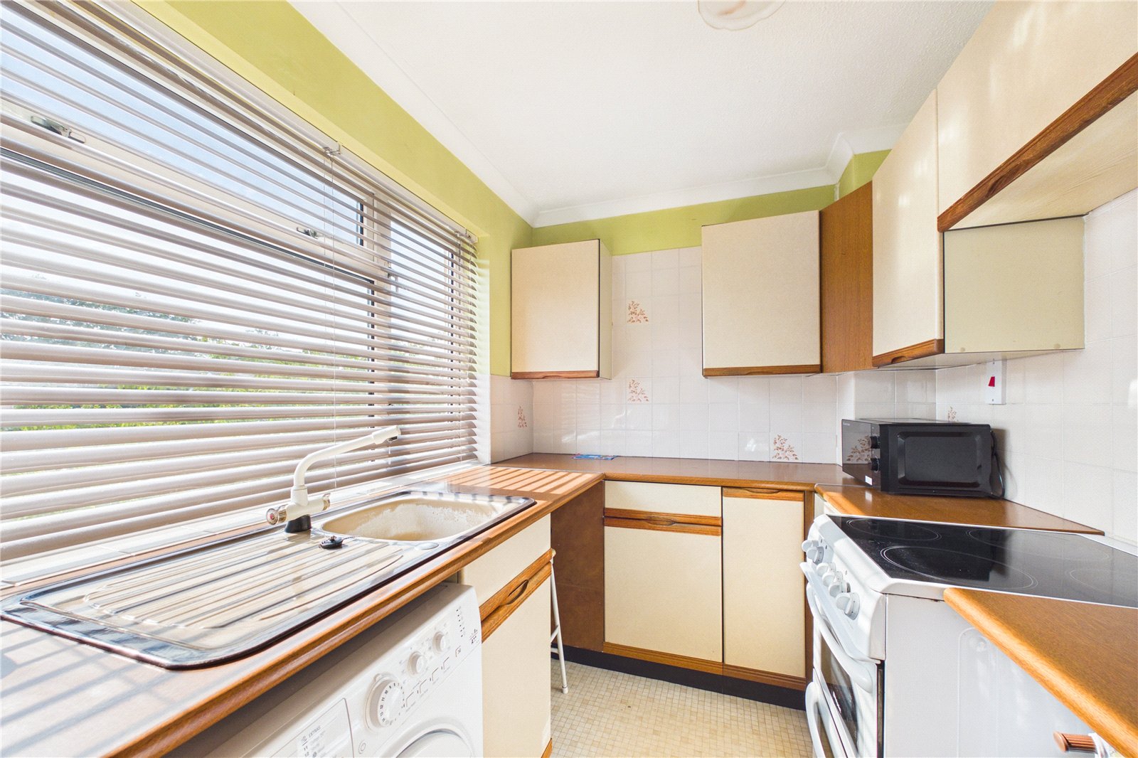 2 bedroom Flat to let in Tilehurst, Reading, Berkshire