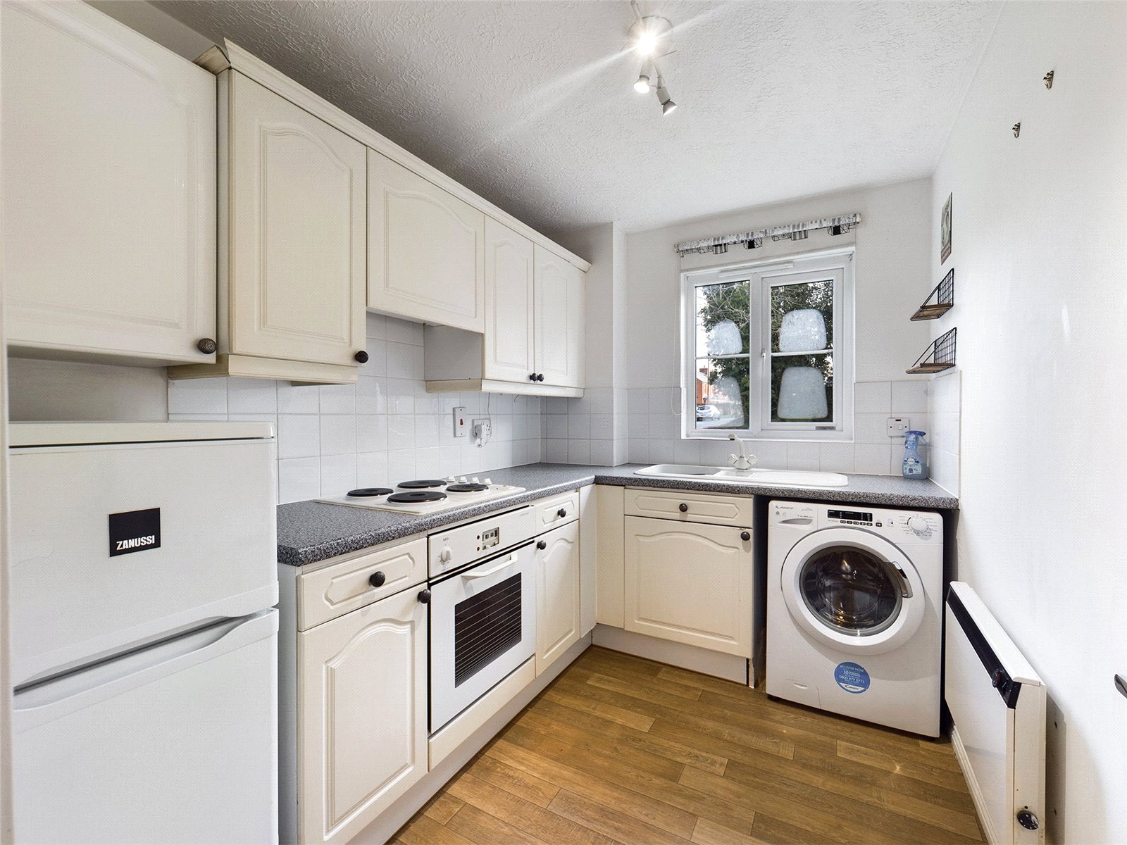 1 bedroom Flat to let in Mortimer, Reading, Berkshire