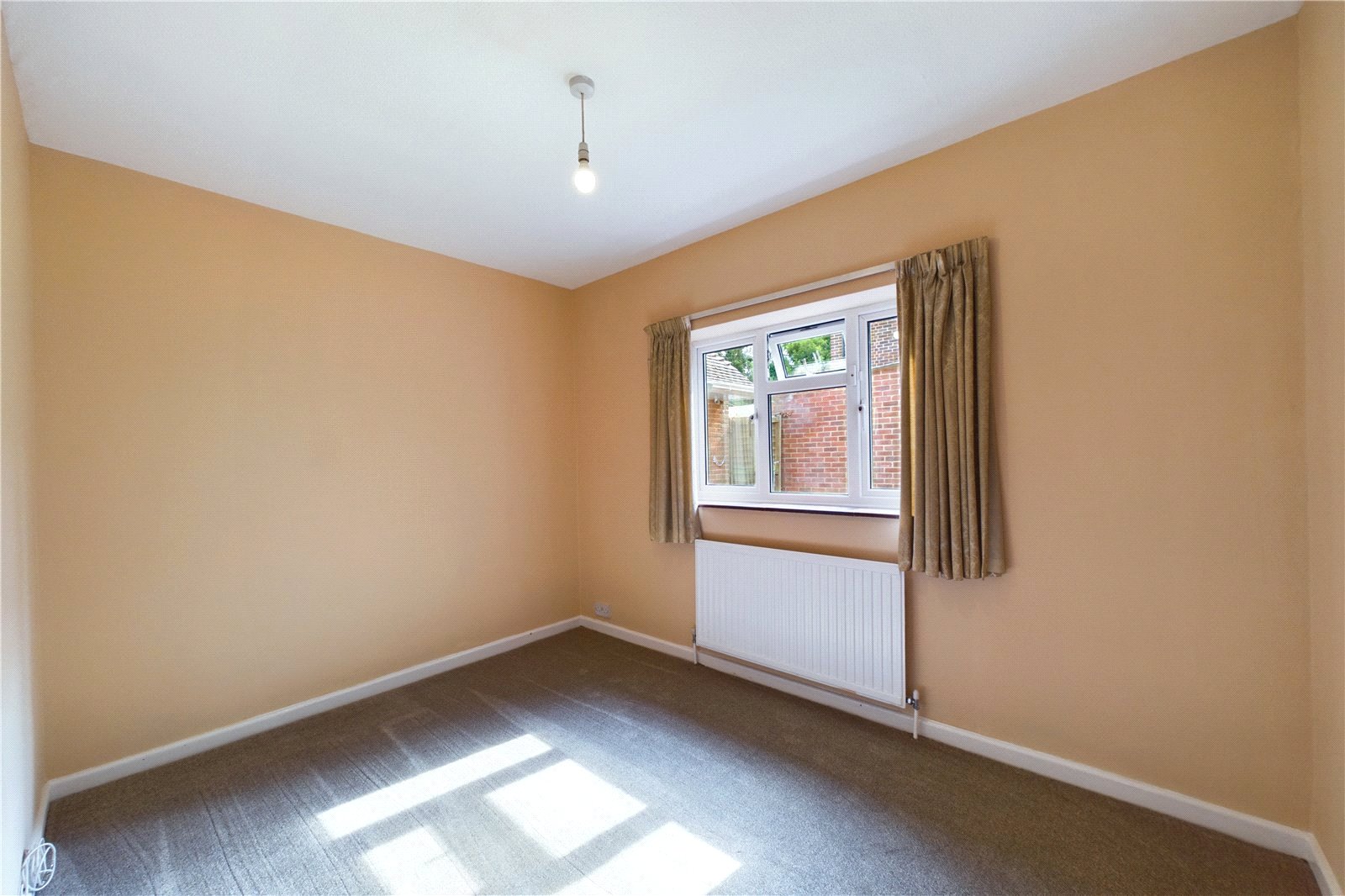 3 bedroom Bungalow to let in Tilehurst, Reading, Berkshire