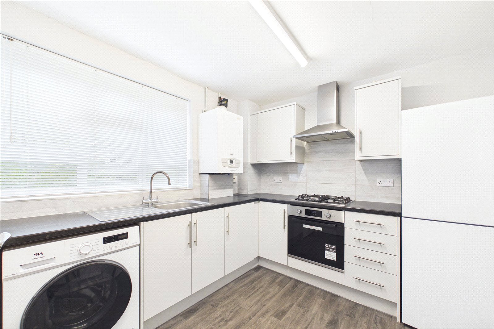 2 bedroom Flat to let in Burghfield Common, Reading, Berkshire