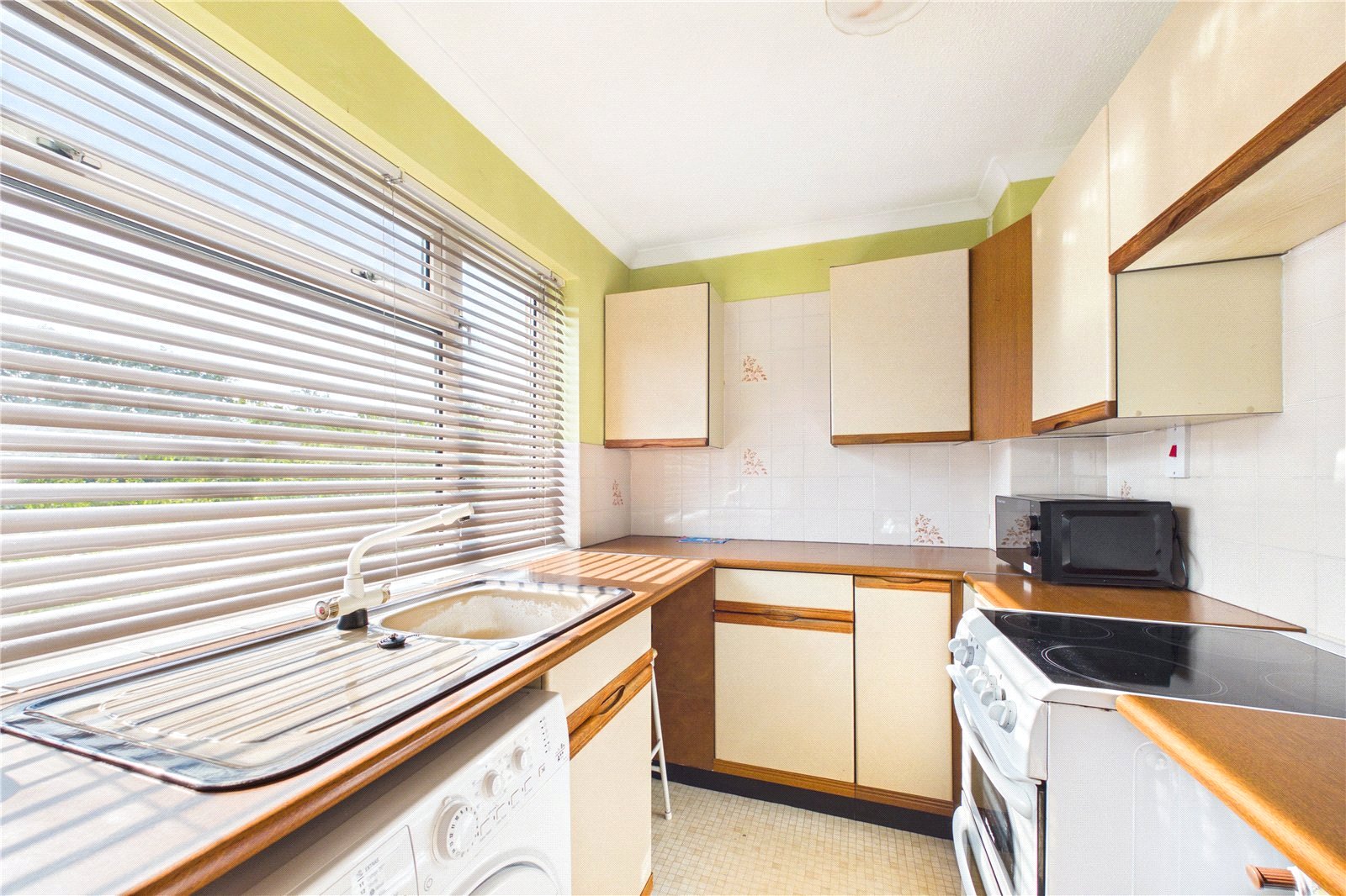 2 bedroom Flat to let in Tilehurst, Reading, Berkshire