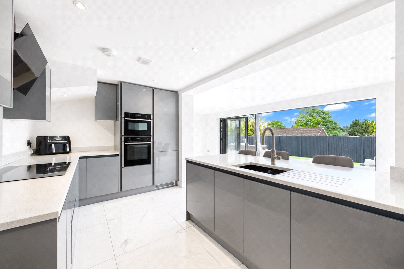 5 bedroom House for sale in Tilehurst, Reading