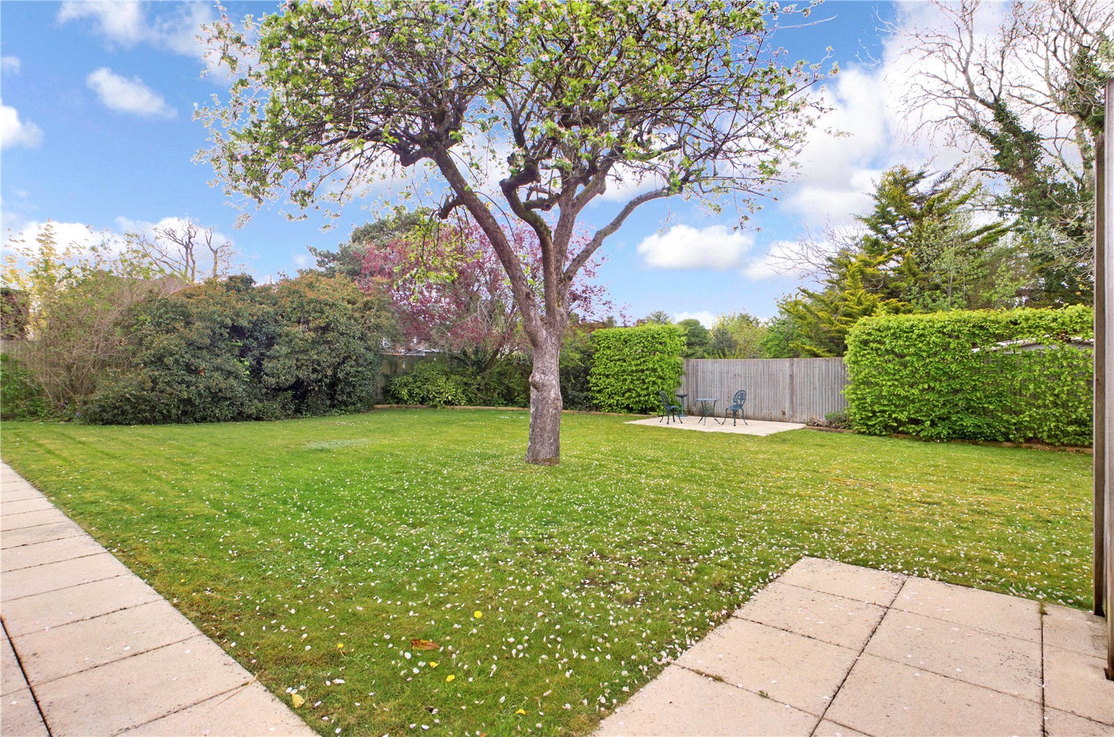 2 bedroom Flat for sale in Tilehurst, Reading, Berkshire