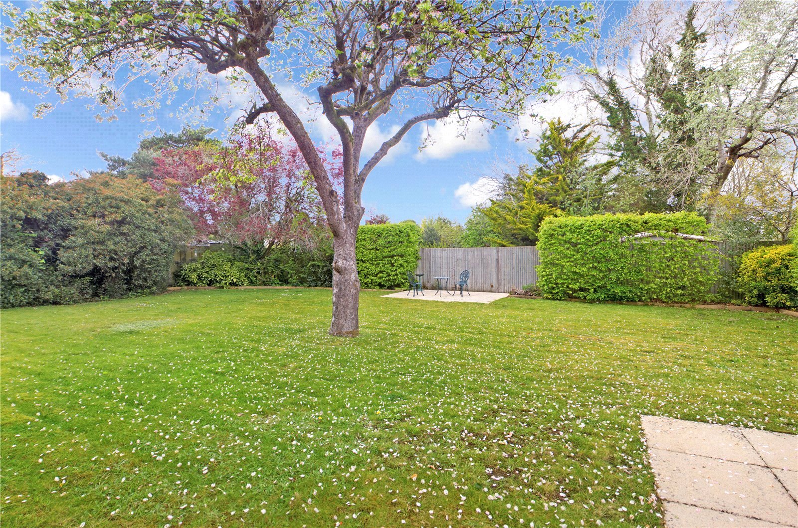 2 bedroom Flat for sale in Tilehurst, Reading, Berkshire