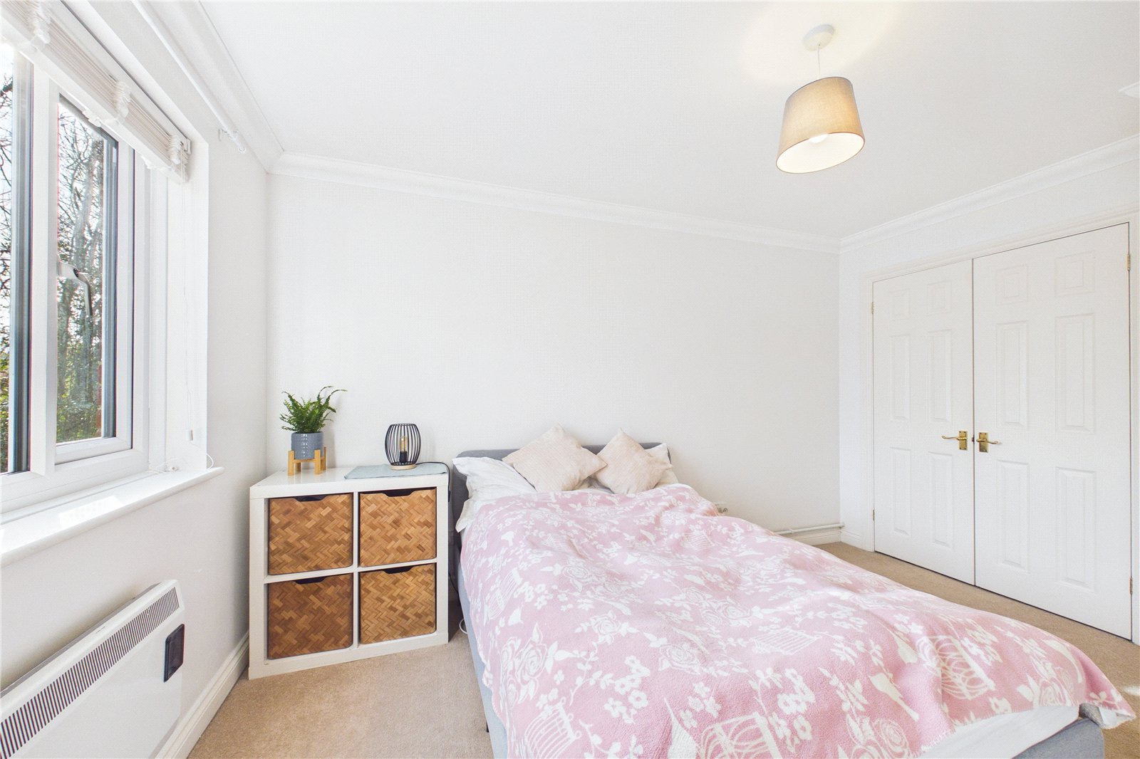 2 bedroom Flat for sale in Aldermaston, Reading, Berkshire