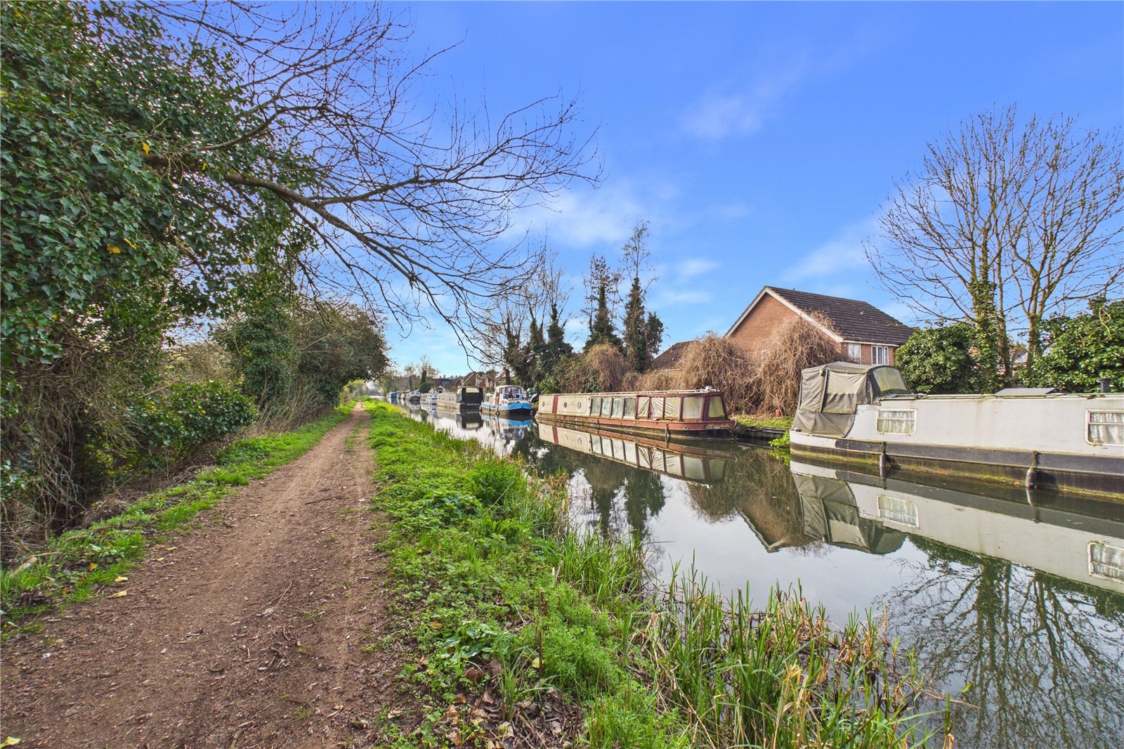 2 bedroom Flat for sale in Aldermaston, Reading, Berkshire