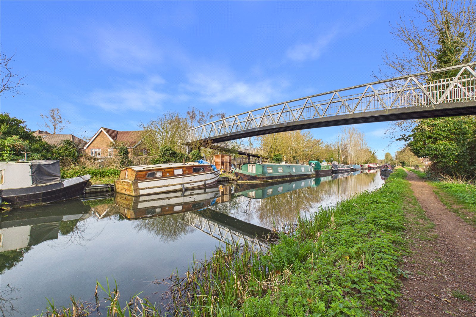 2 bedroom Flat for sale in Aldermaston, Reading, Berkshire