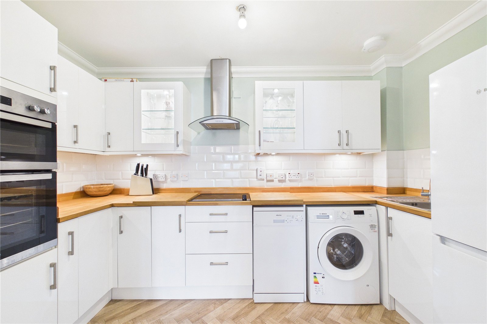 2 bedroom Flat for sale in Aldermaston, Reading, Berkshire