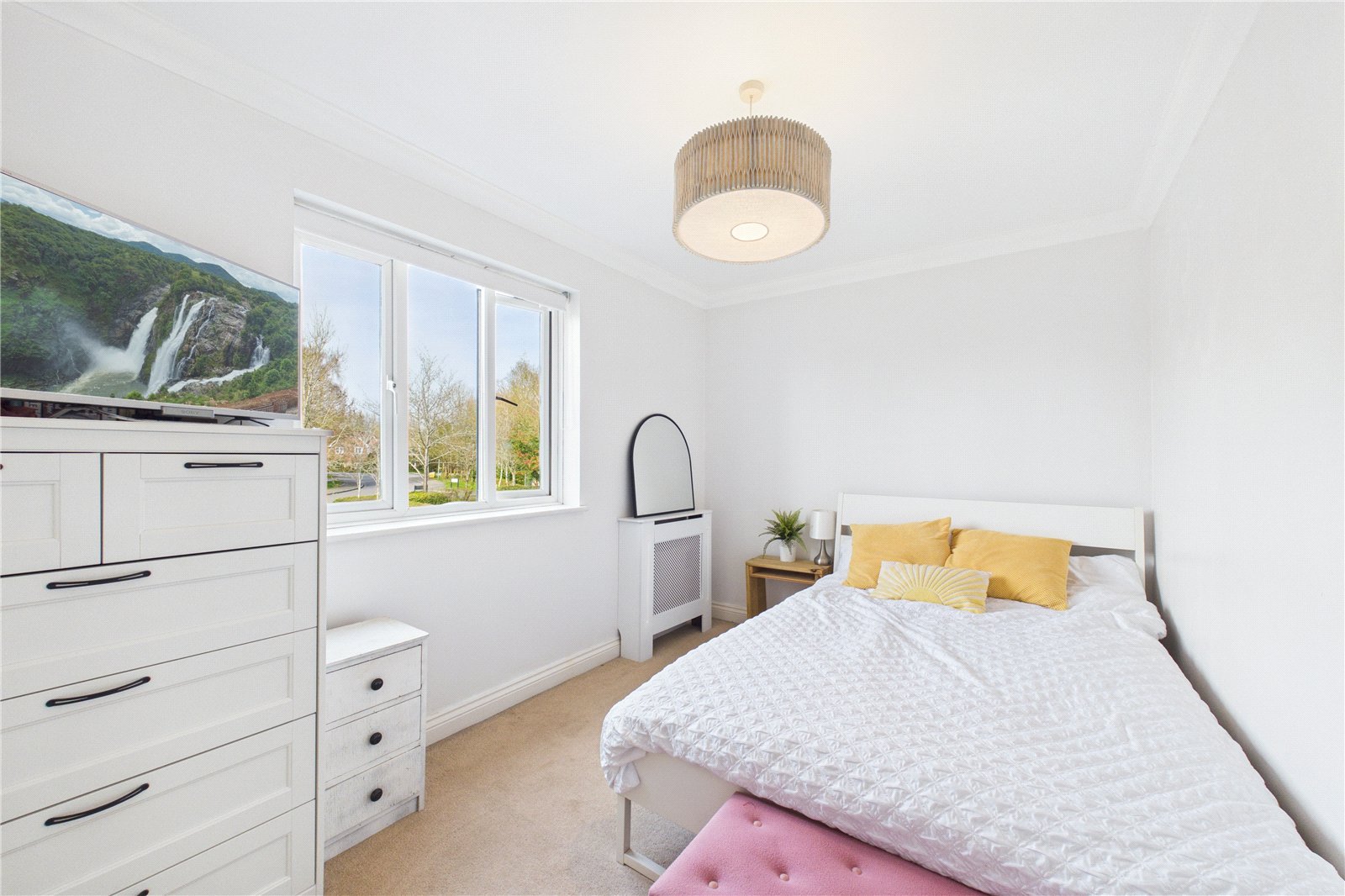 2 bedroom Flat for sale in Aldermaston, Reading, Berkshire