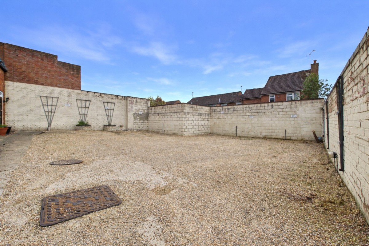 Norcot Road, Tilehurst, Reading