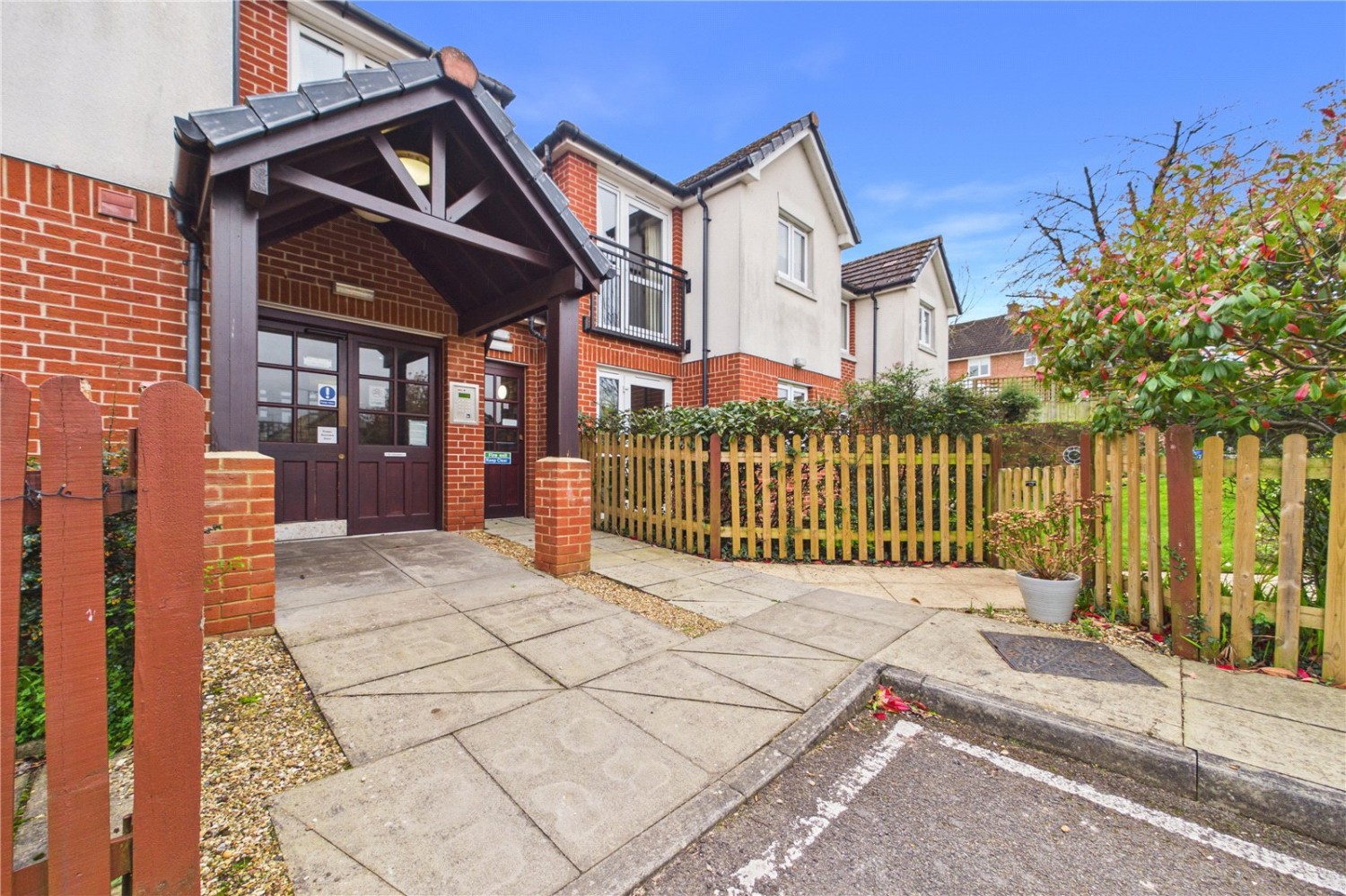 Chieveley Close, Tilehurst, Reading