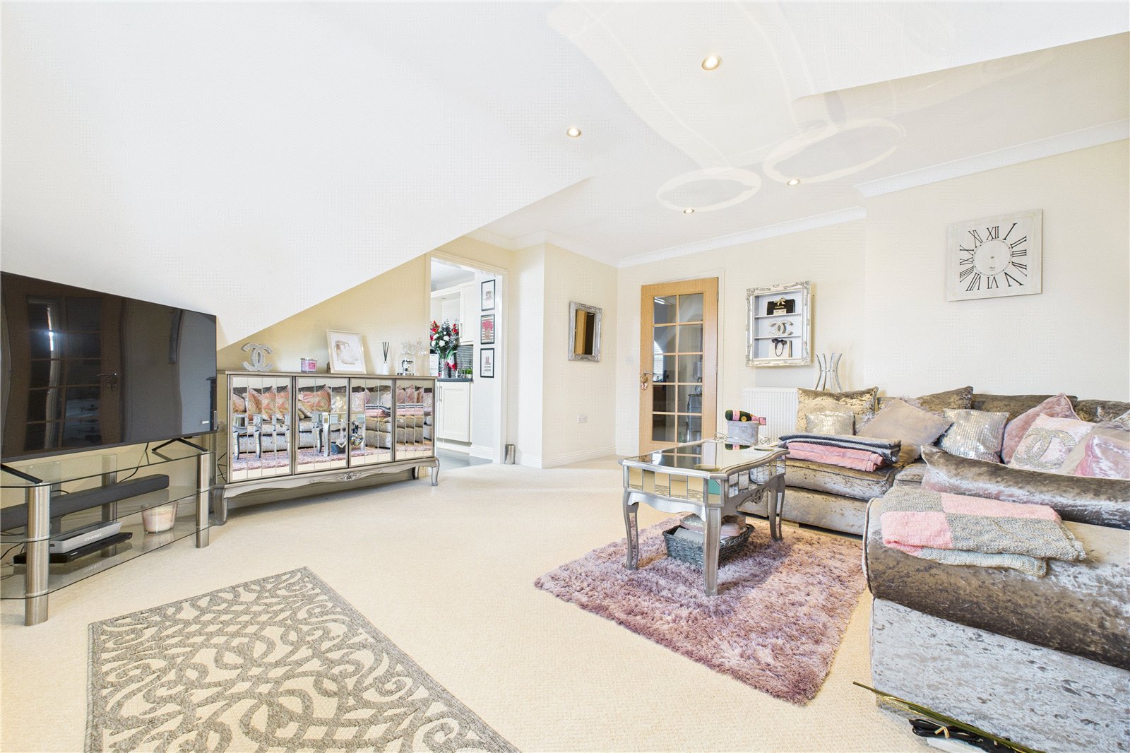 1 bedroom Flat for sale in Reading Road, Pangbourne, Reading