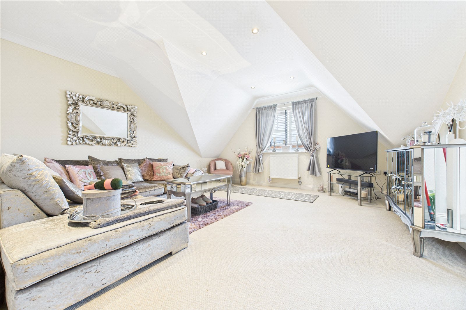 1 bedroom Flat for sale in Reading Road, Pangbourne, Reading