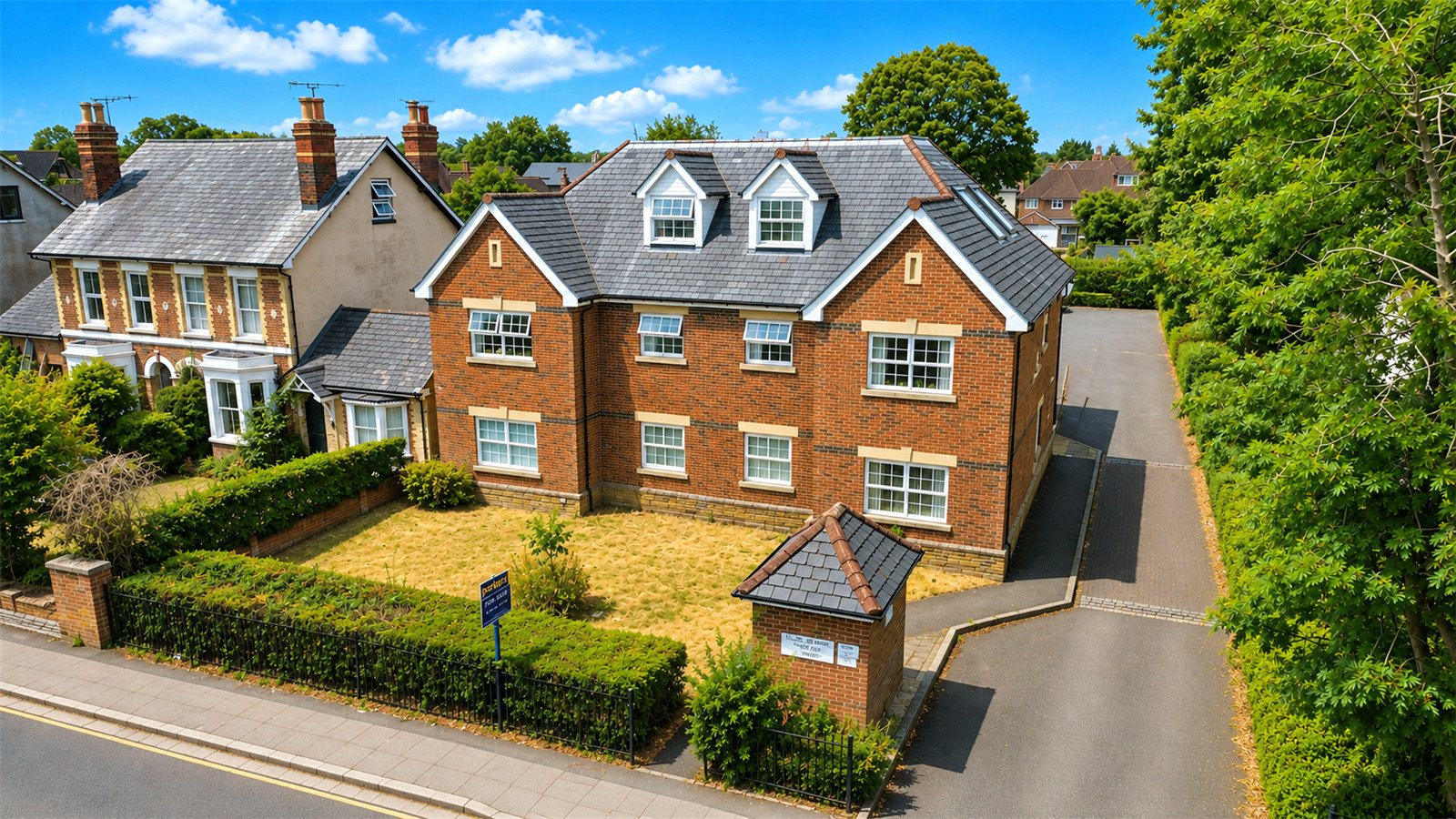 2 bedroom Flat for sale in Tilehurst, Reading, Berkshire