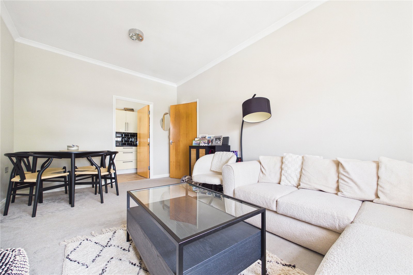 2 bedroom Flat for sale in Tilehurst, Reading, Berkshire