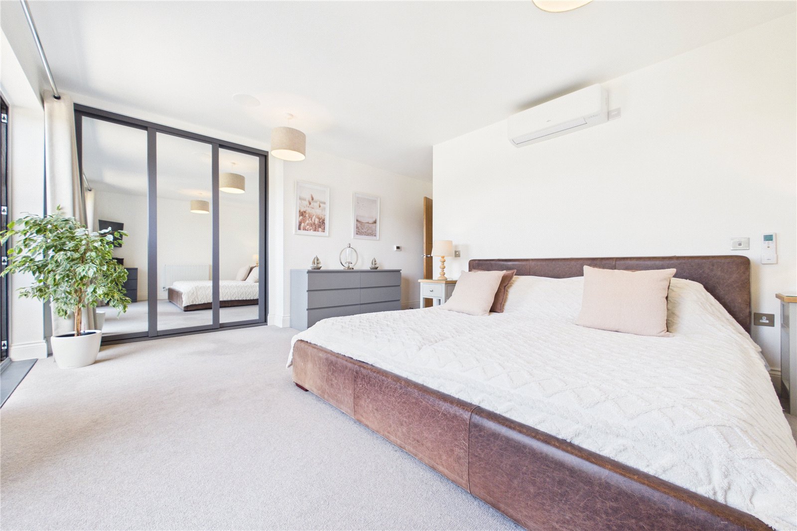 4 bedroom House for sale in Tilehurst, Reading, Berkshire
