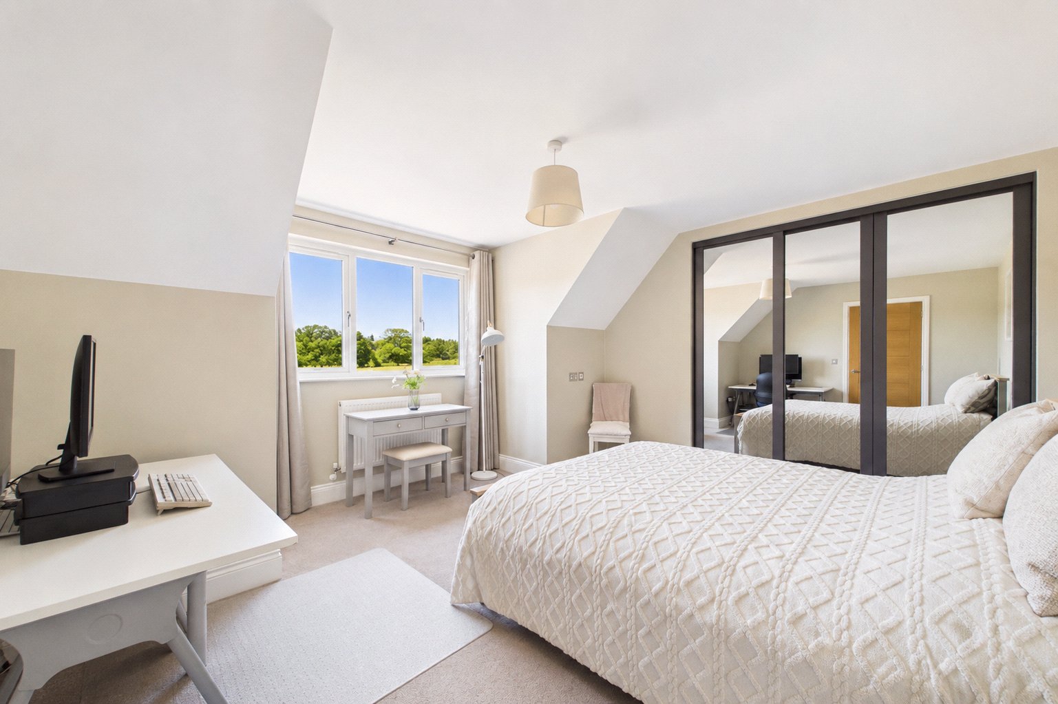 4 bedroom House for sale in Tilehurst, Reading, Berkshire