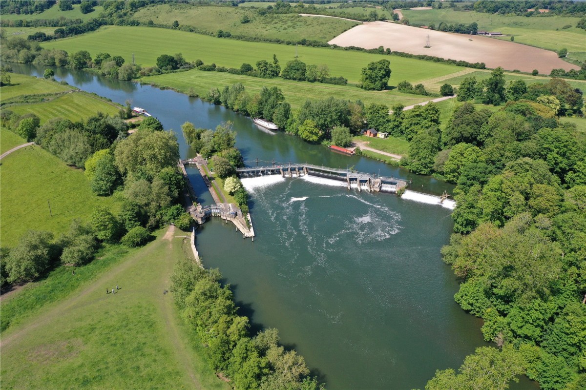 Purley on Thames, Reading, Berkshire