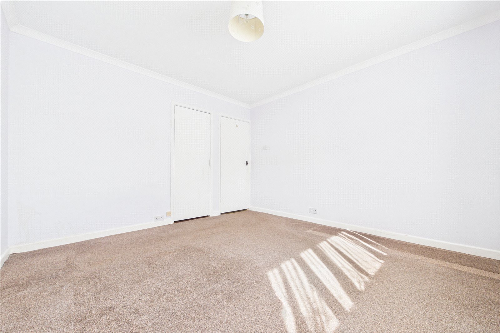 2 bedroom Flat for sale in Tilehurst, Reading, Berkshire