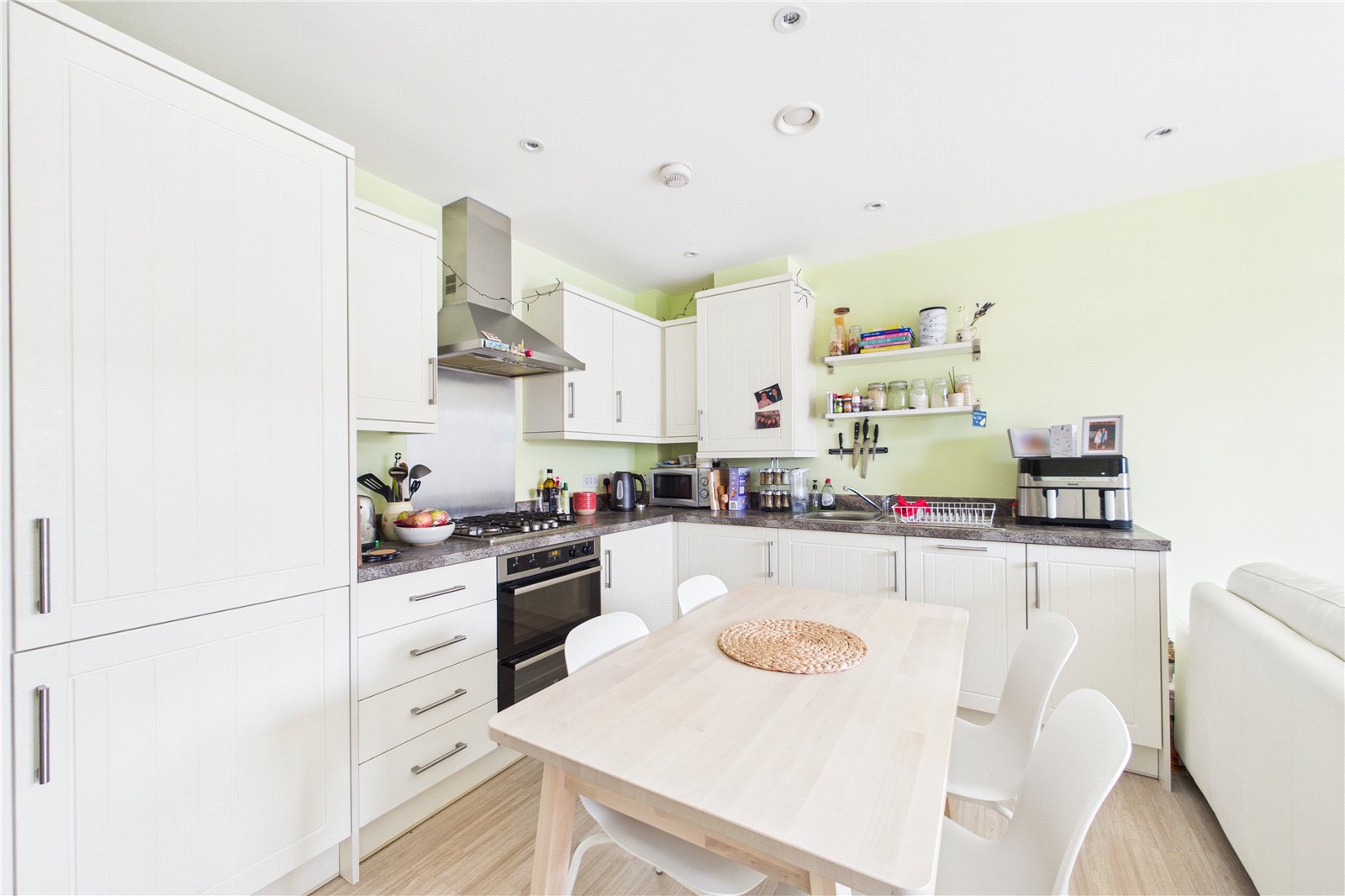 2 bedroom Flat for sale in Calcot, Reading, West Berkshire