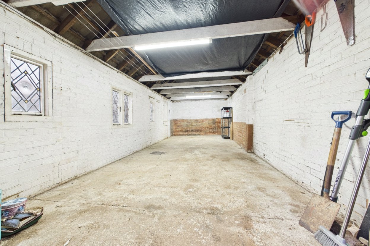 3 bedroom Bungalow for sale in Purley on Thames, Reading, Berkshire