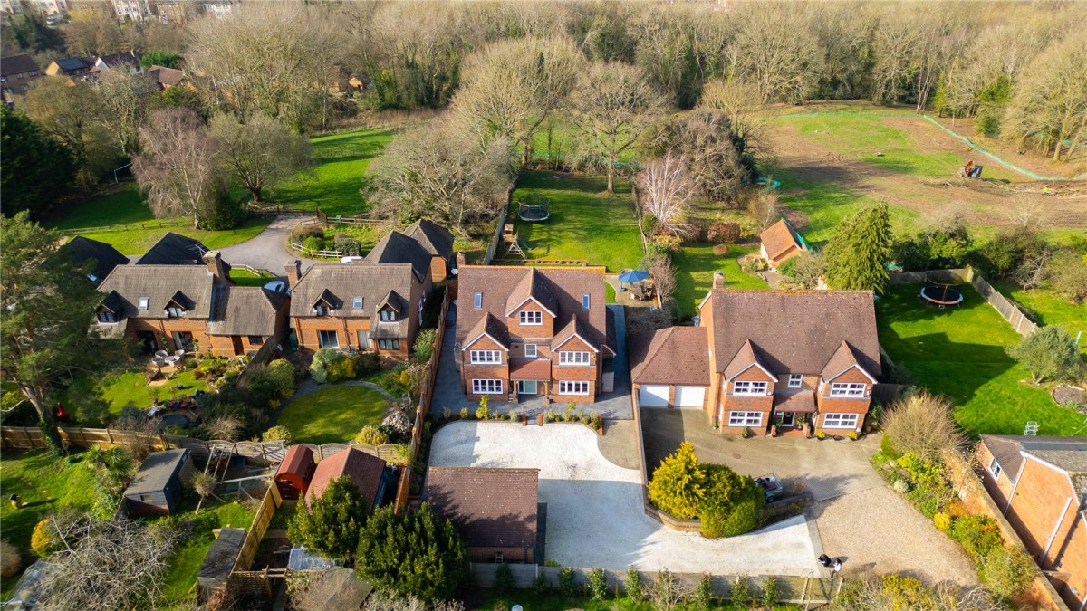 Burghfield Common, Reading, Berkshire