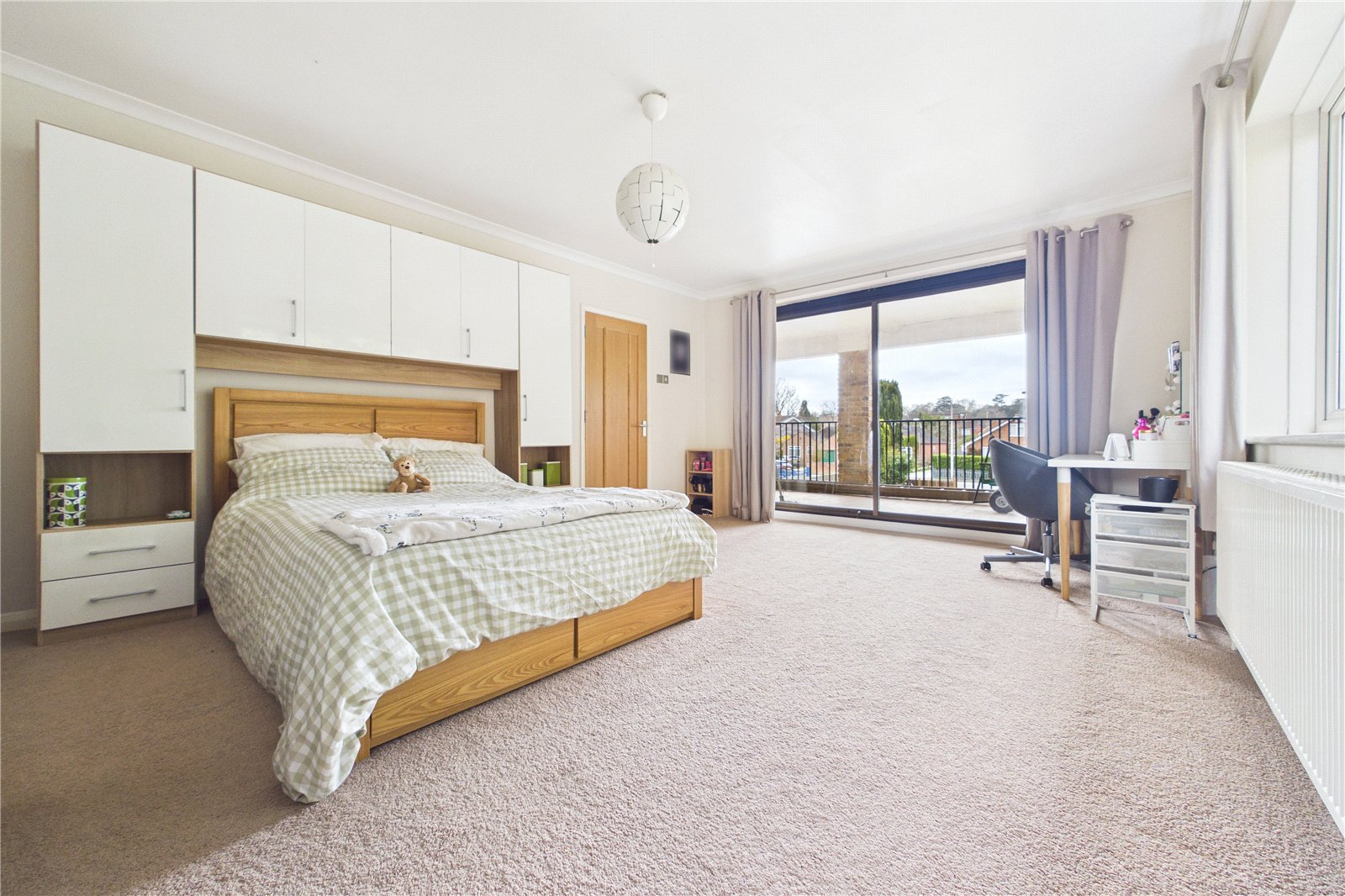 4 bedroom House for sale in Purley on Thames, Reading, Berkshire