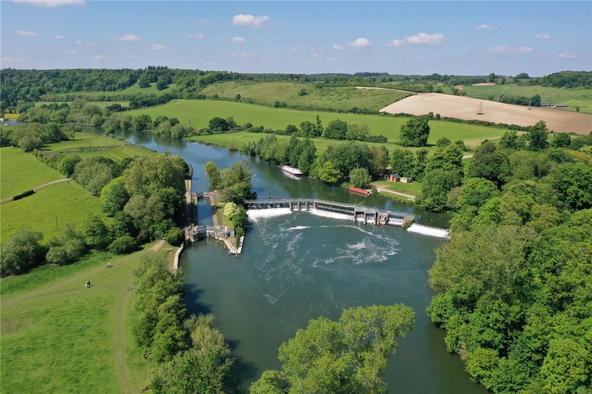 Purley on Thames, Reading, Berkshire