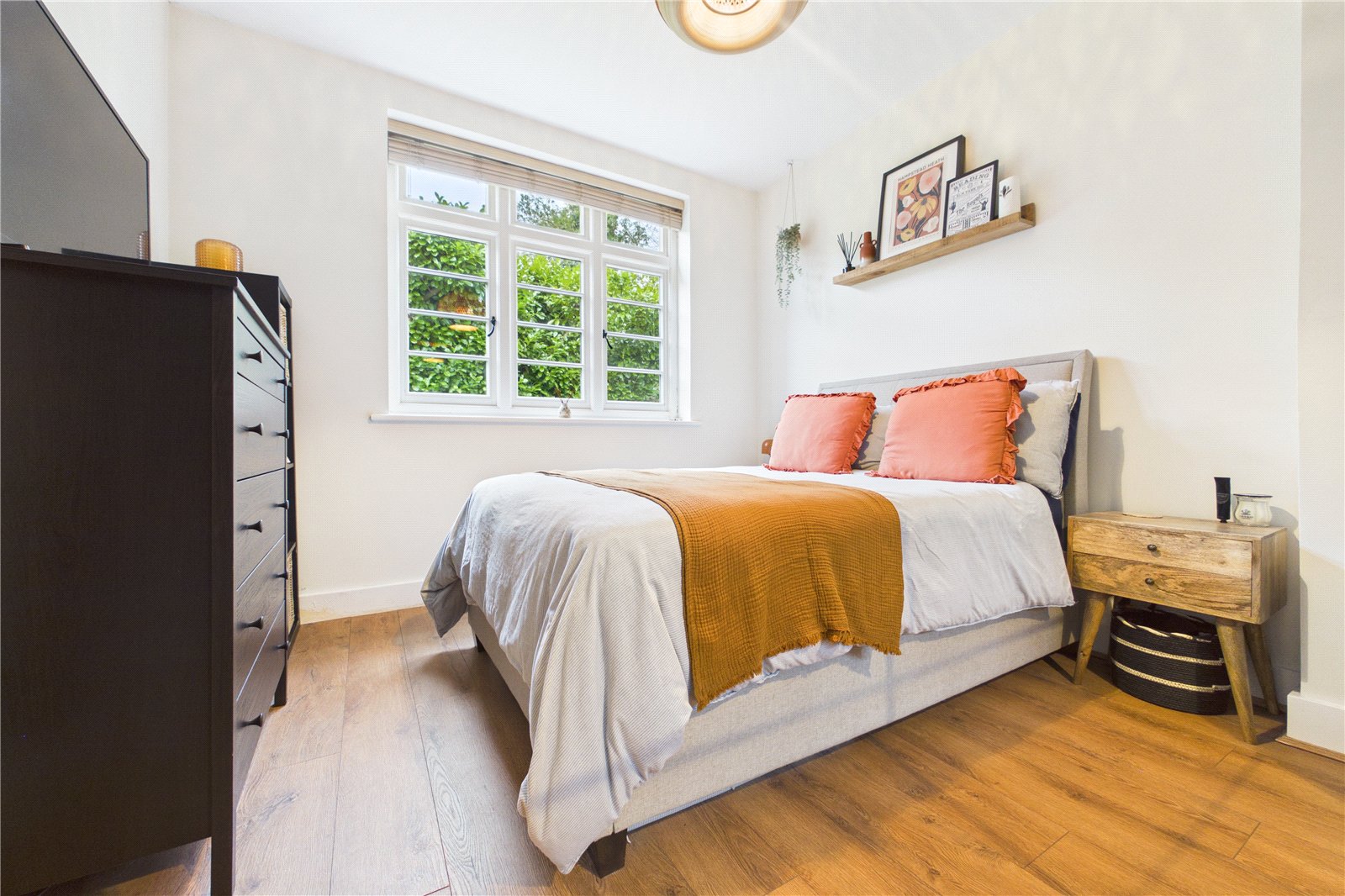 1 bedroom Flat for sale in Purley on Thames, Reading, Berkshire