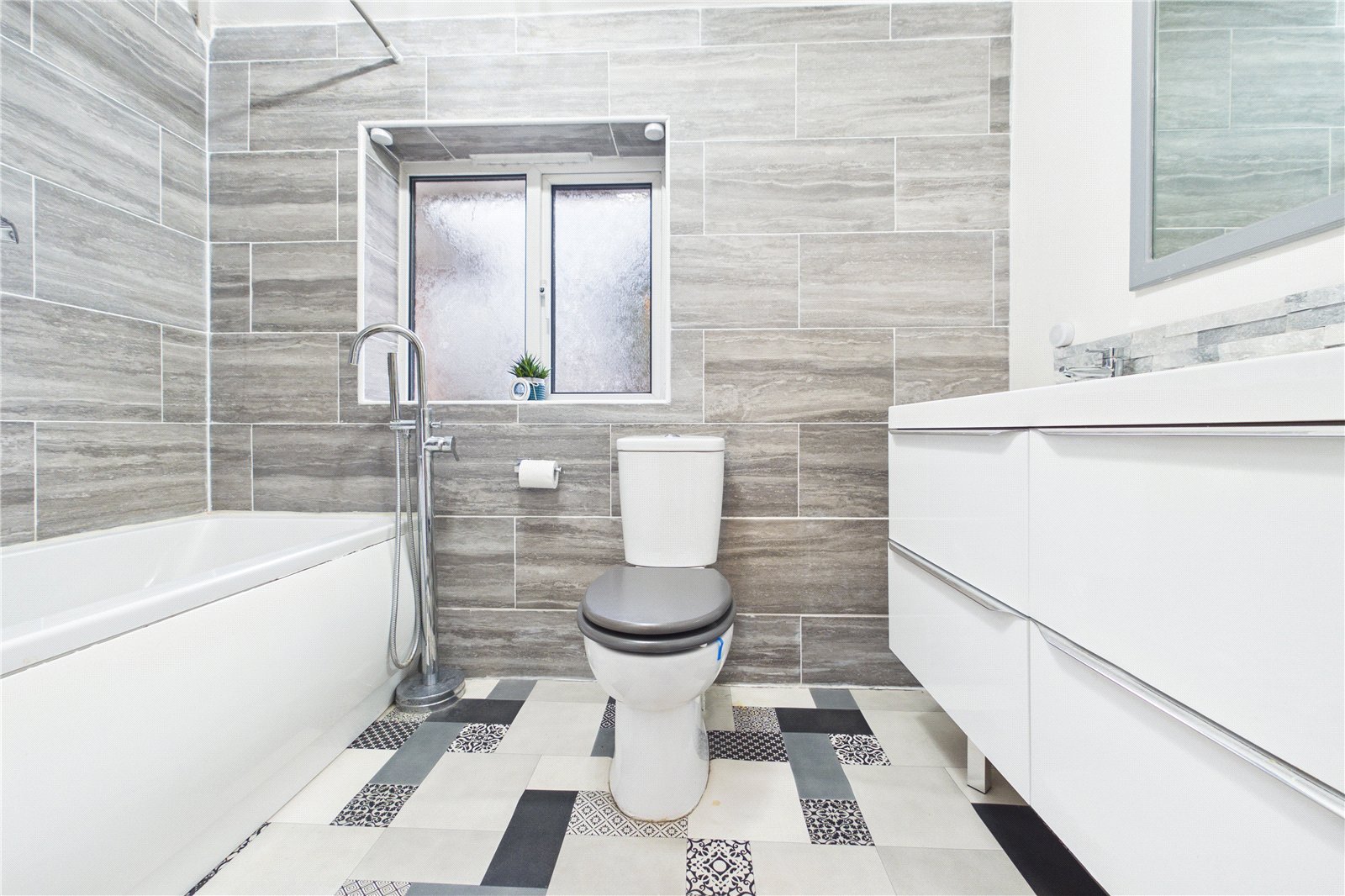4 bedroom House for sale in Reading, Berkshire