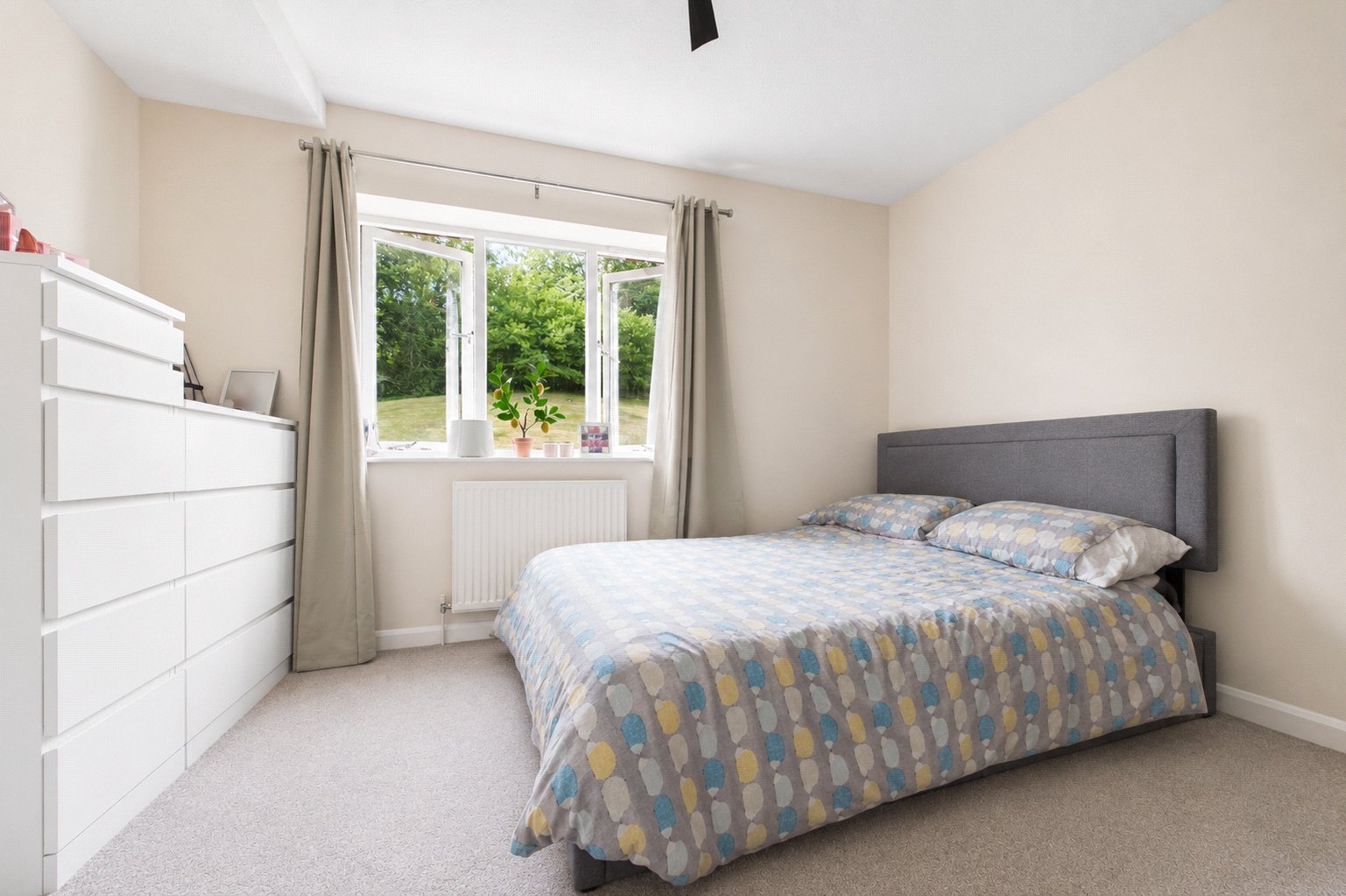 2 bedroom Flat for sale in Tilehurst, Reading, Berkshire