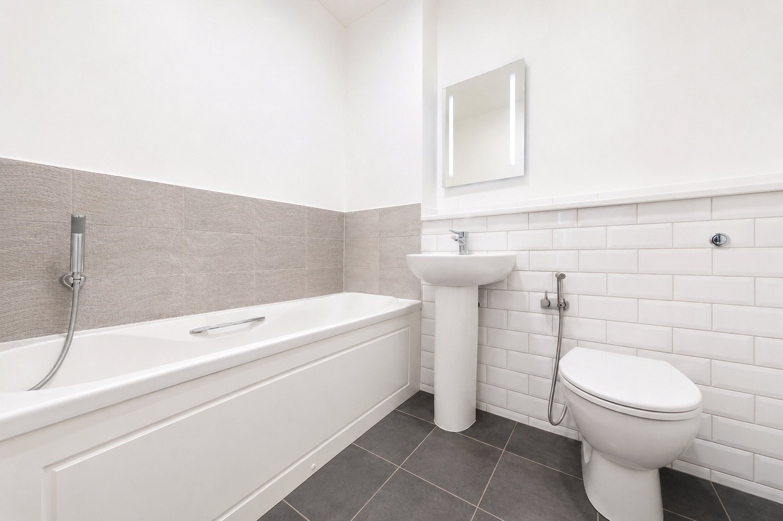 2 bedroom Flat for sale in Tilehurst, Reading, Berkshire