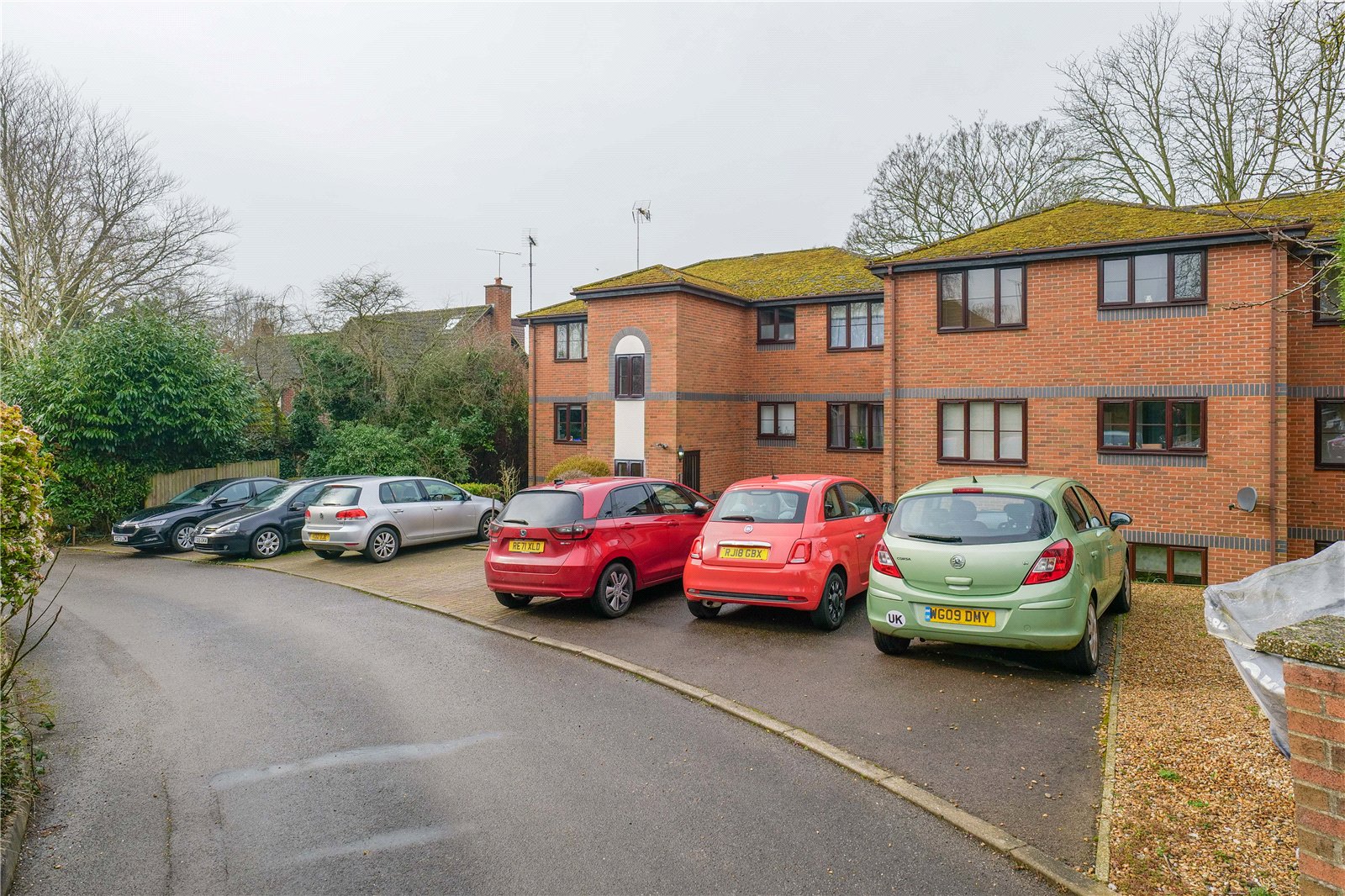 2 bedroom Flat to let in Ruscombe, Twyford, Reading