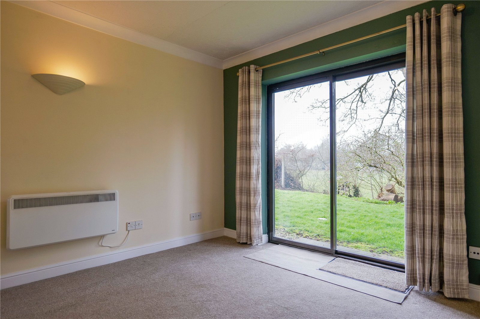 2 bedroom Flat to let in Ruscombe, Twyford, Reading