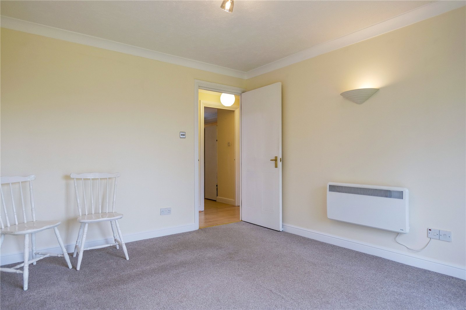 2 bedroom Flat to let in Ruscombe, Twyford, Reading