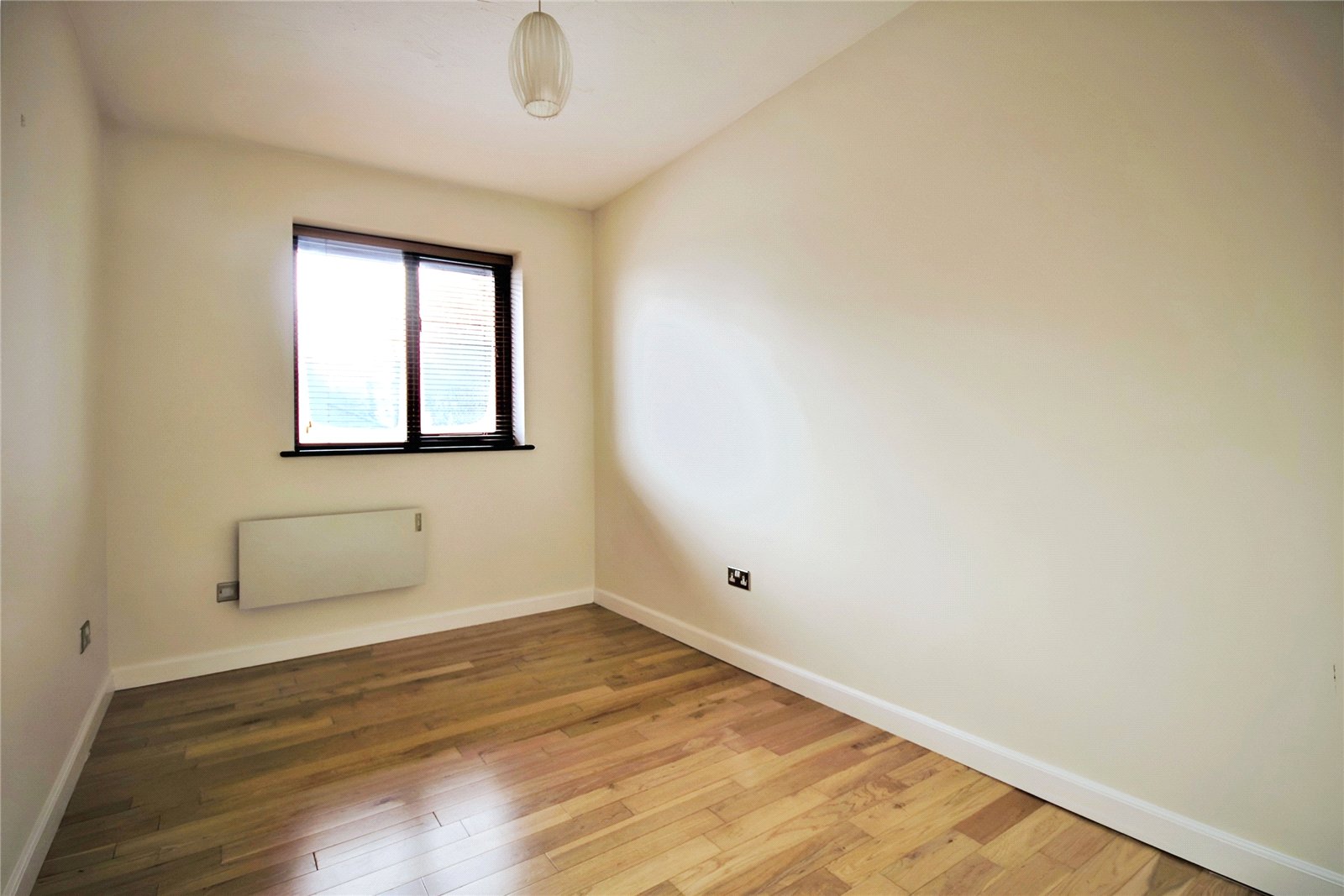 2 bedroom Flat to let in Polehampton Close, Twyford, Berkshire