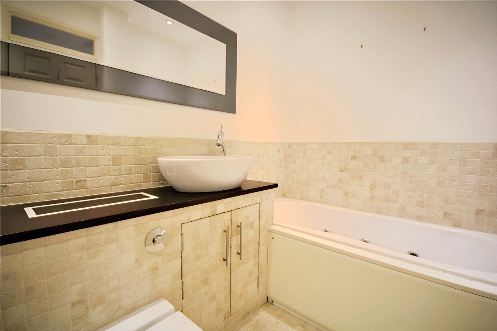 2 bedroom Flat to let in Polehampton Close, Twyford, Berkshire