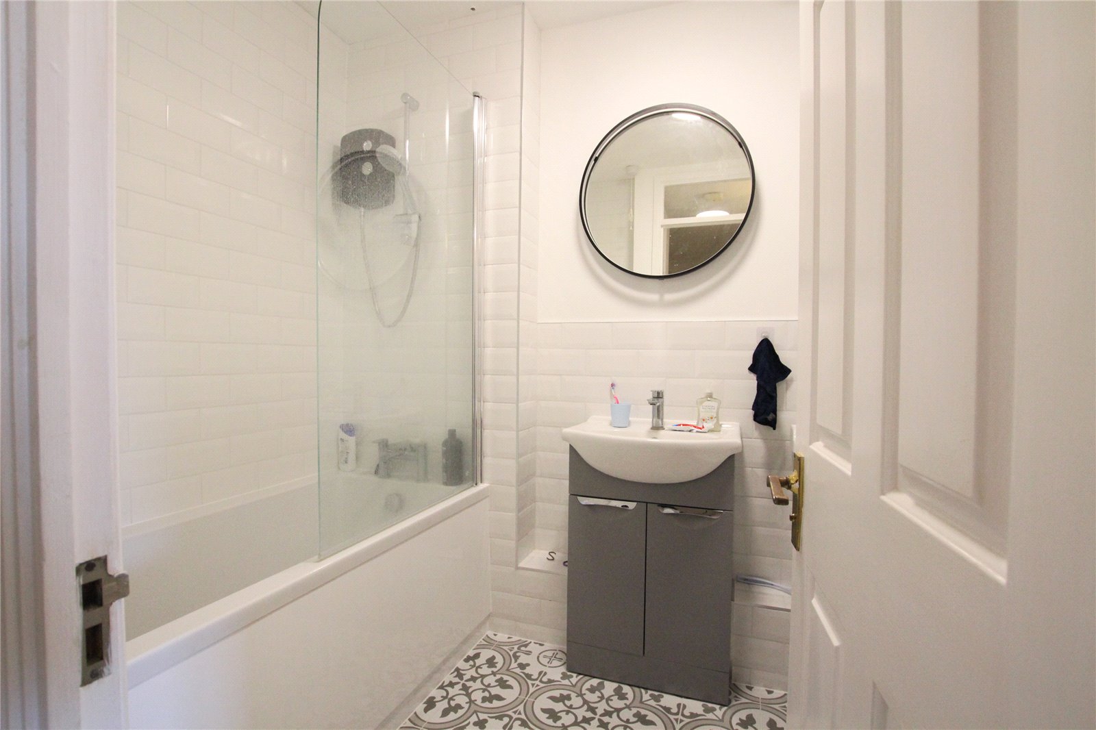 2 bedroom Flat to let in Polehampton Close, Twyford, Berkshire