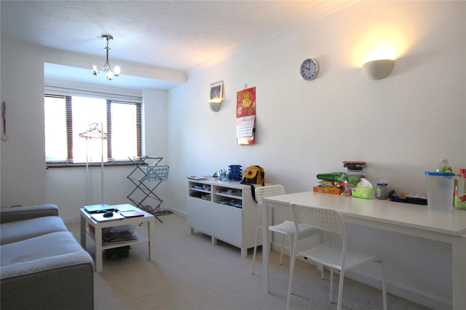 2 bedroom Flat to let in Polehampton Close, Twyford, Berkshire