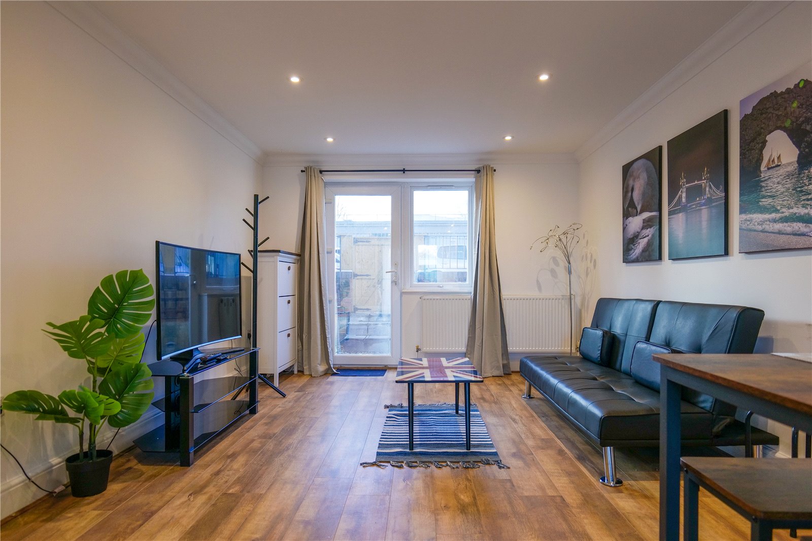 2 bedroom Flat to let in Reading, Berkshire