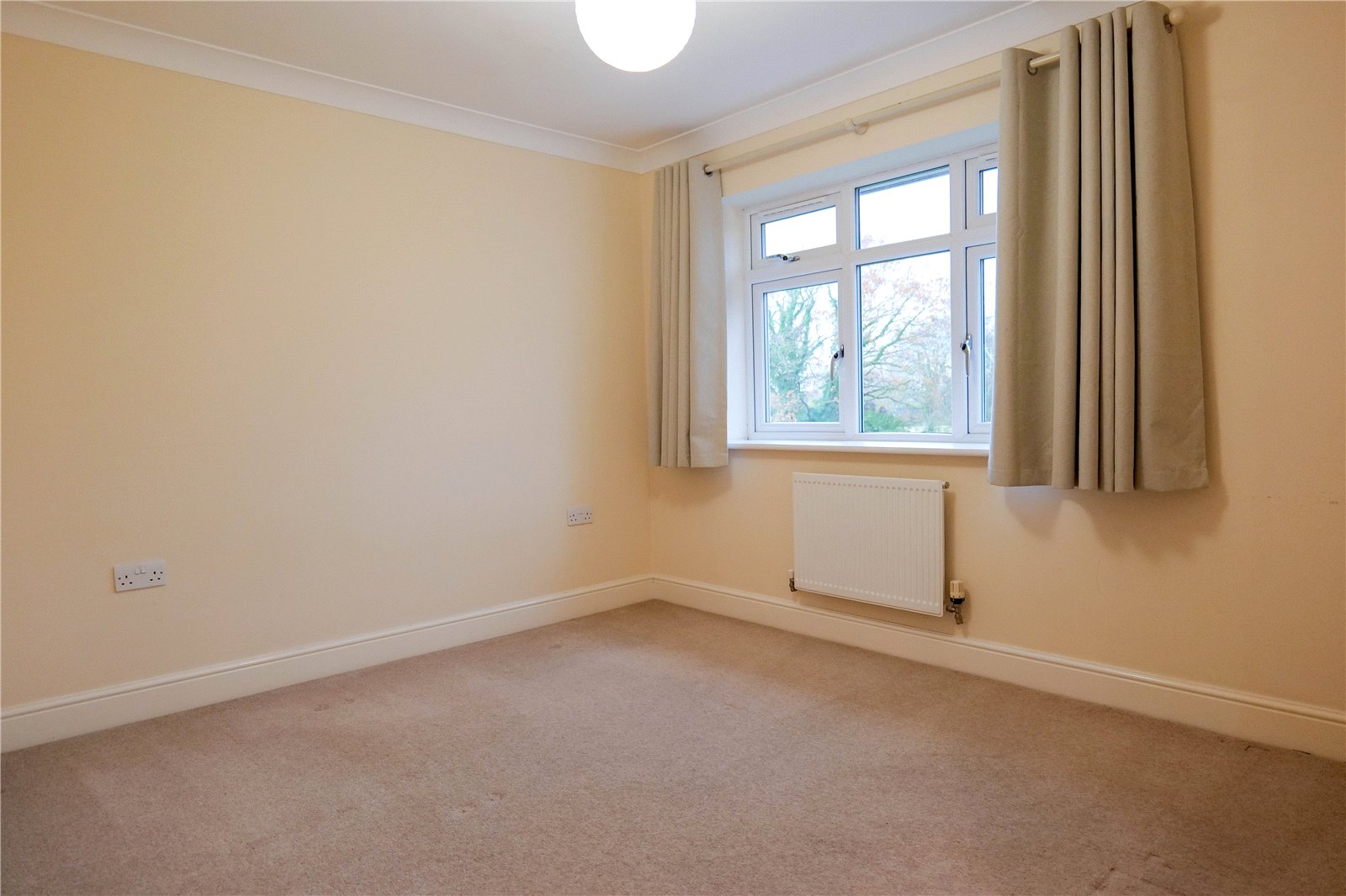 4 bedroom House to let in Twyford, Berkshire