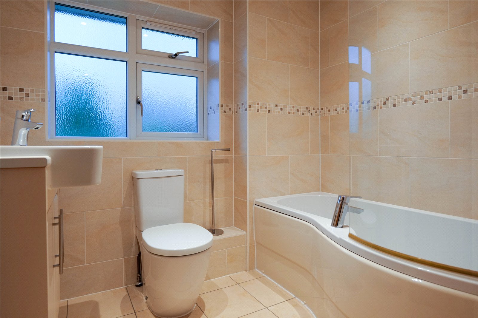 4 bedroom House to let in Twyford, Berkshire