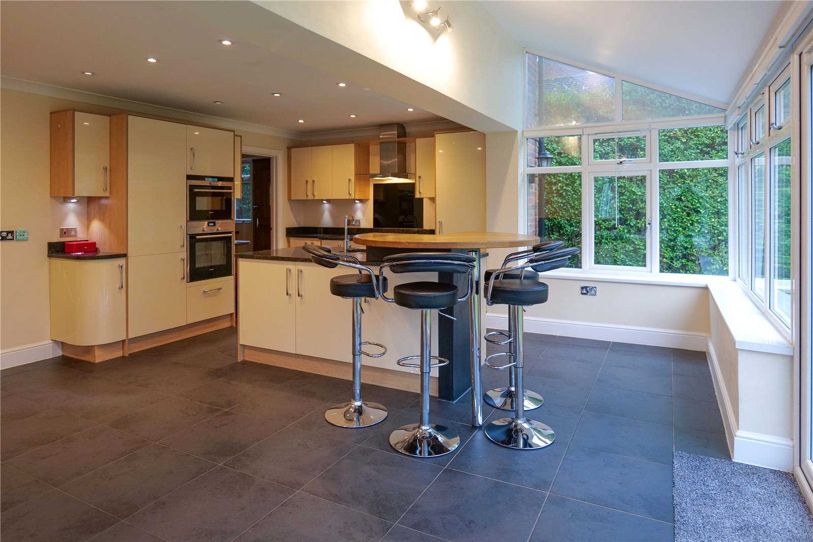 4 bedroom House to let in Twyford, Berkshire
