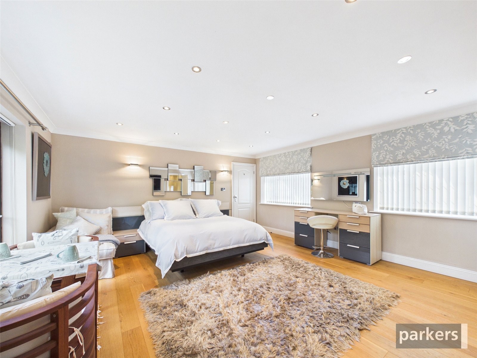 6 bedroom House for sale in Hurst, Reading, Berkshire