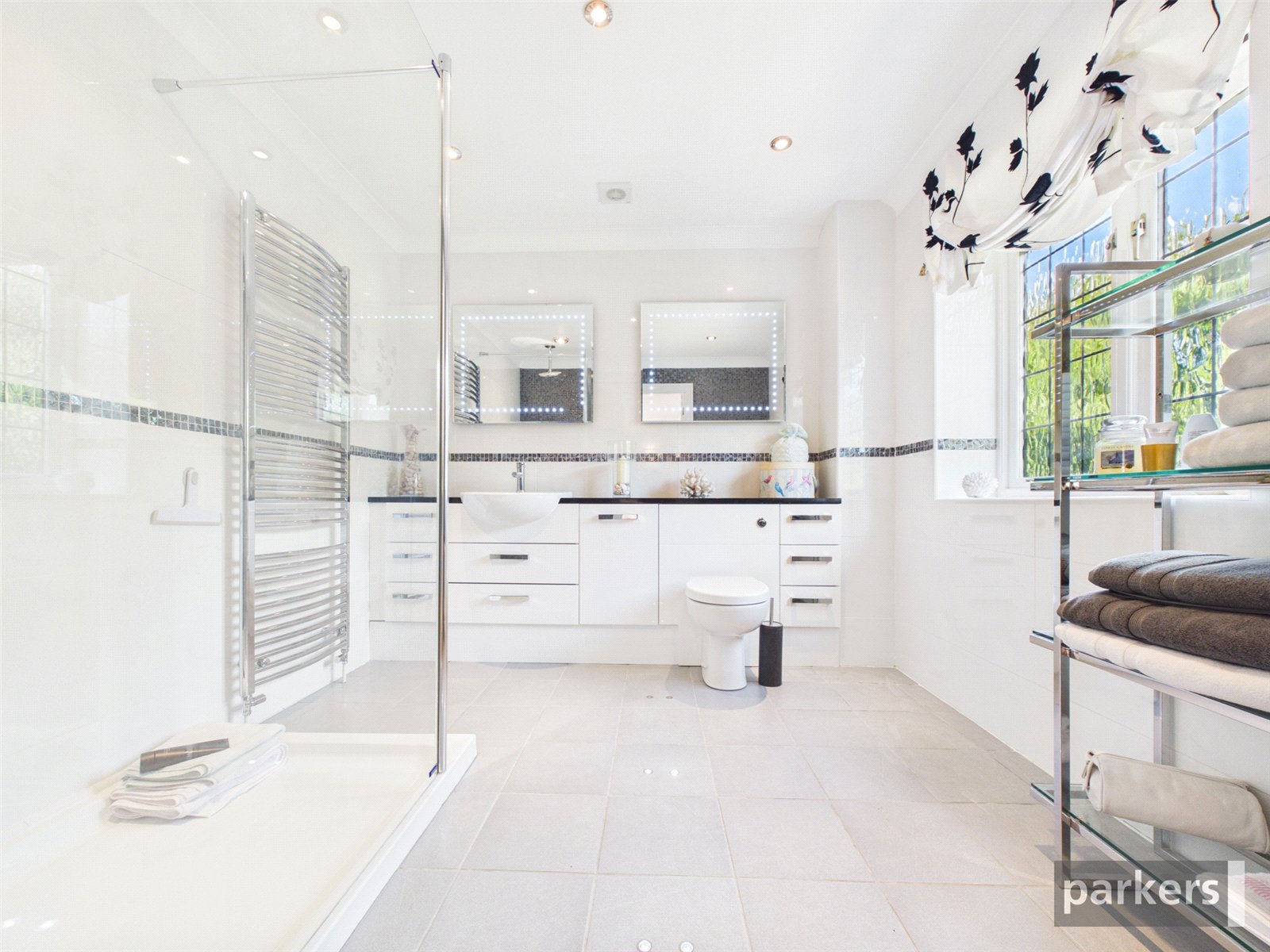 6 bedroom House for sale in Hurst, Reading, Berkshire