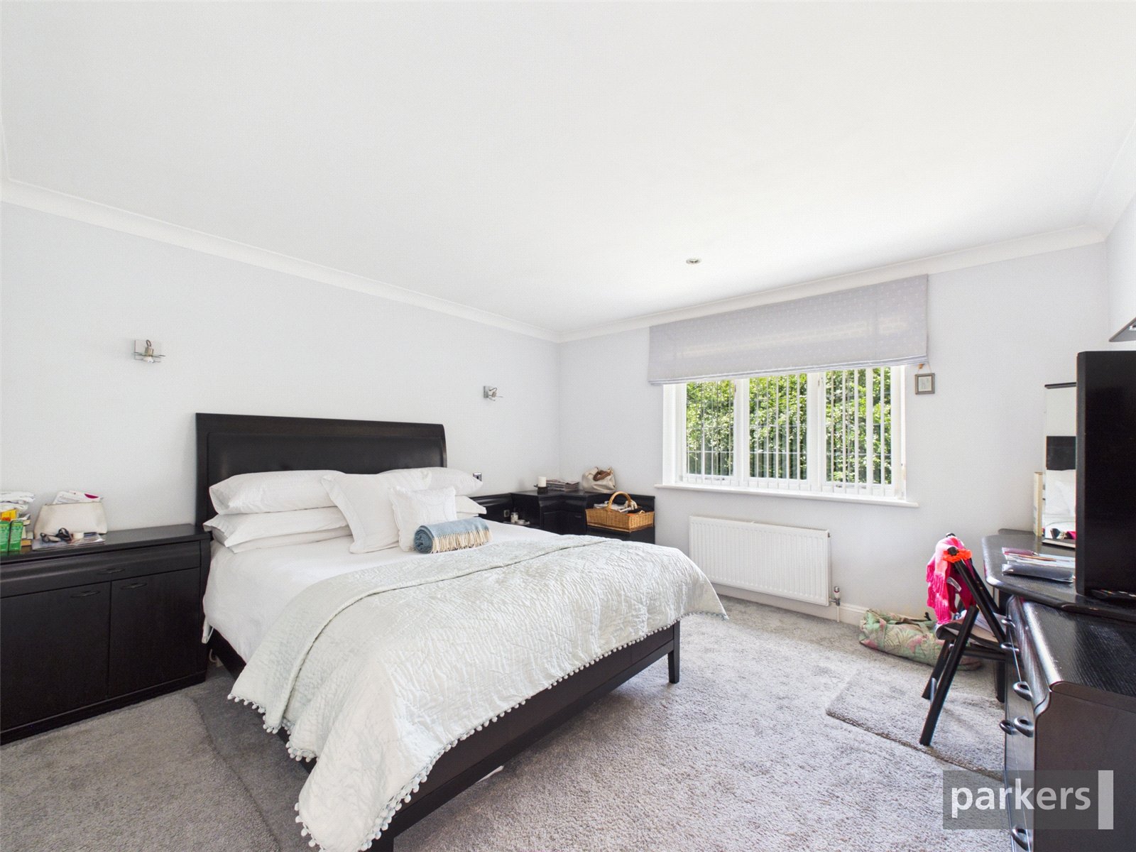 6 bedroom House for sale in Hurst, Reading, Berkshire