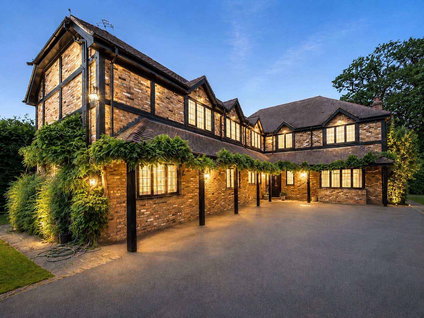 6 bedroom House for sale in Hurst, Reading, Berkshire
