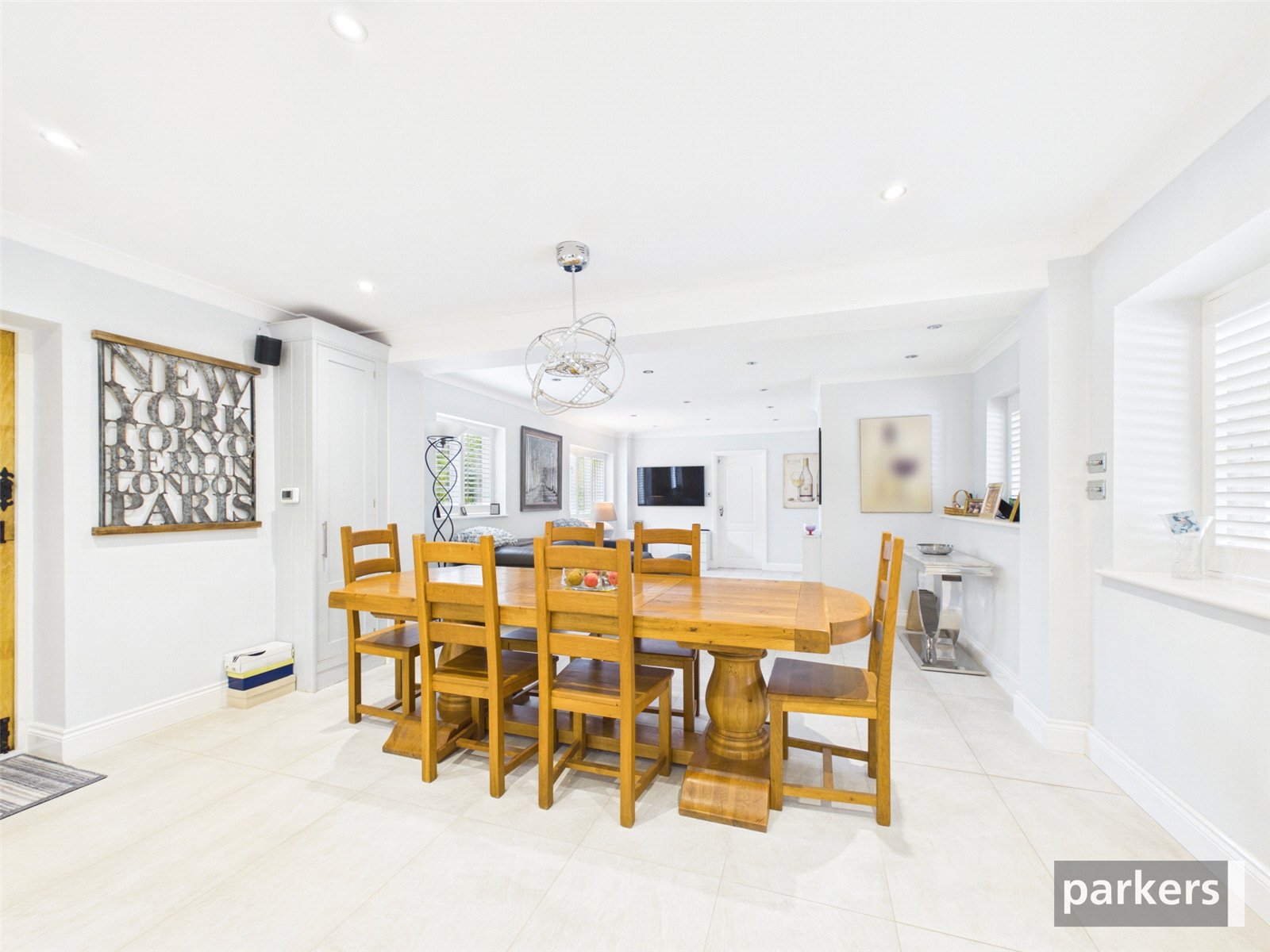 6 bedroom House for sale in Hurst, Reading, Berkshire