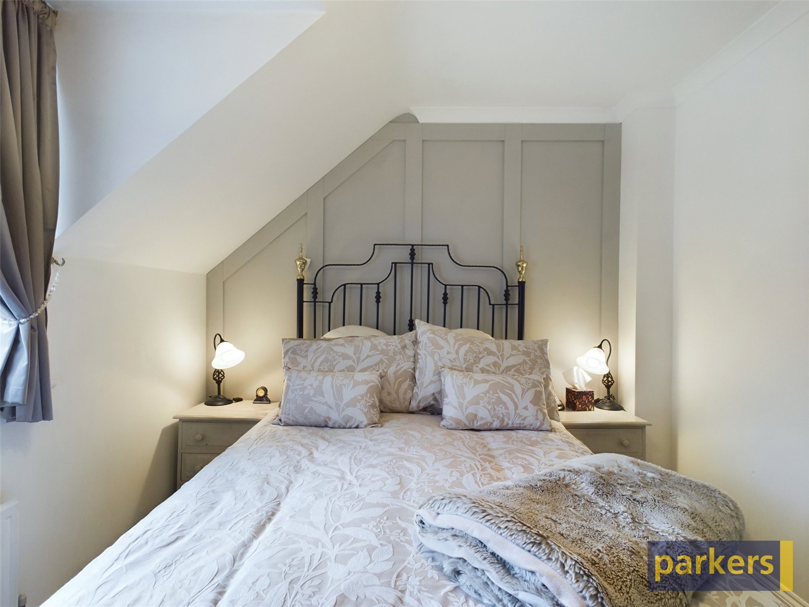 3 bedroom House for sale in Bath Road, Hare Hatch, Reading