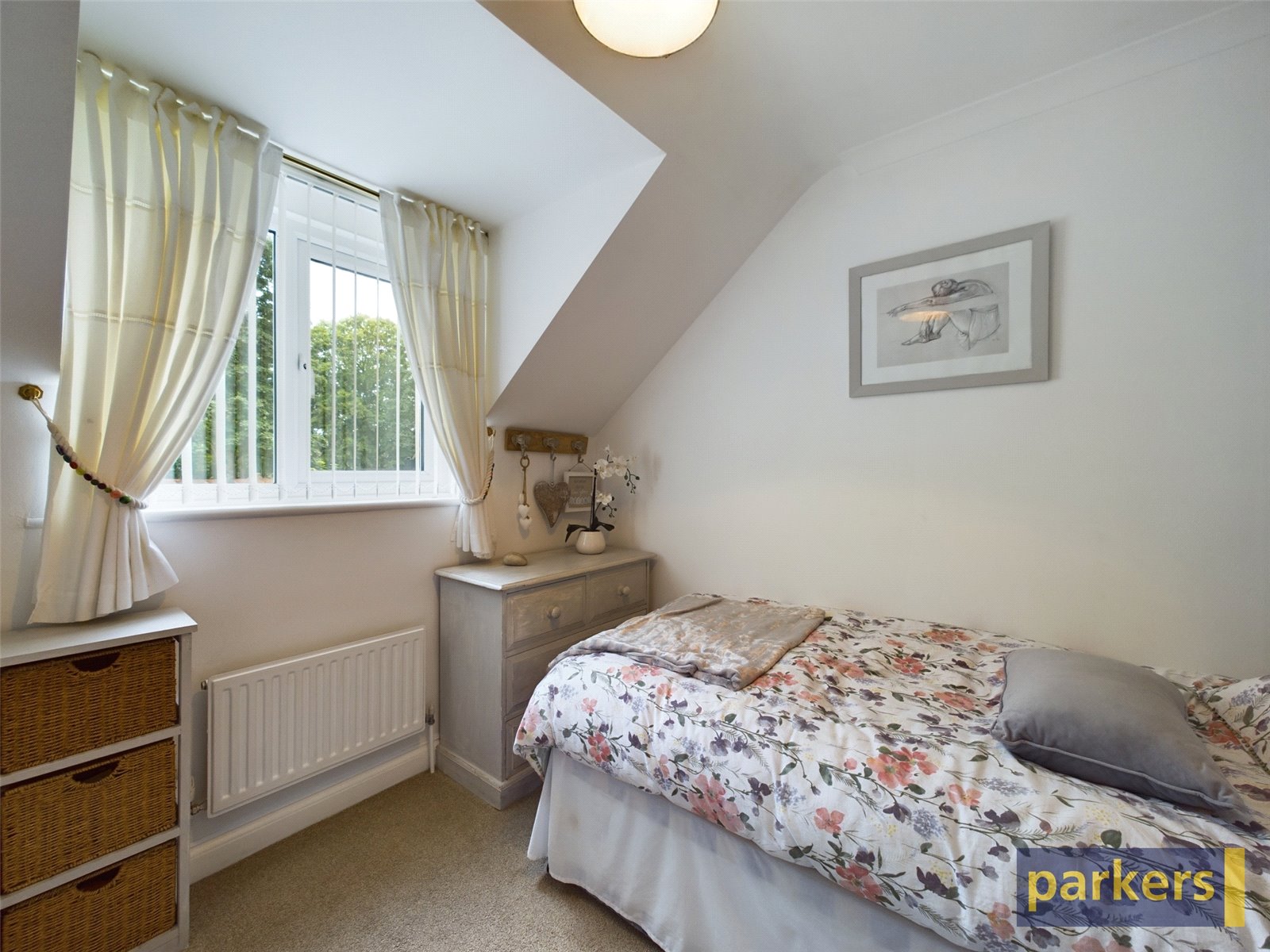 3 bedroom House for sale in Bath Road, Hare Hatch, Reading